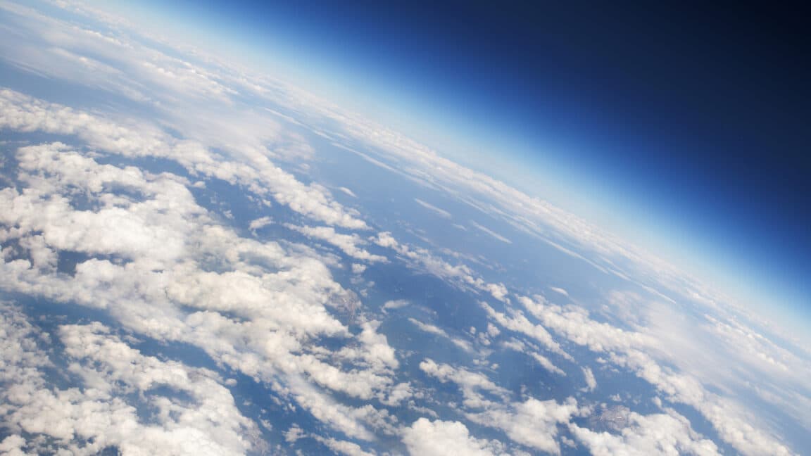 Want an oxygen-rich atmosphere? Stuff oxygen’s friends in the mantle.