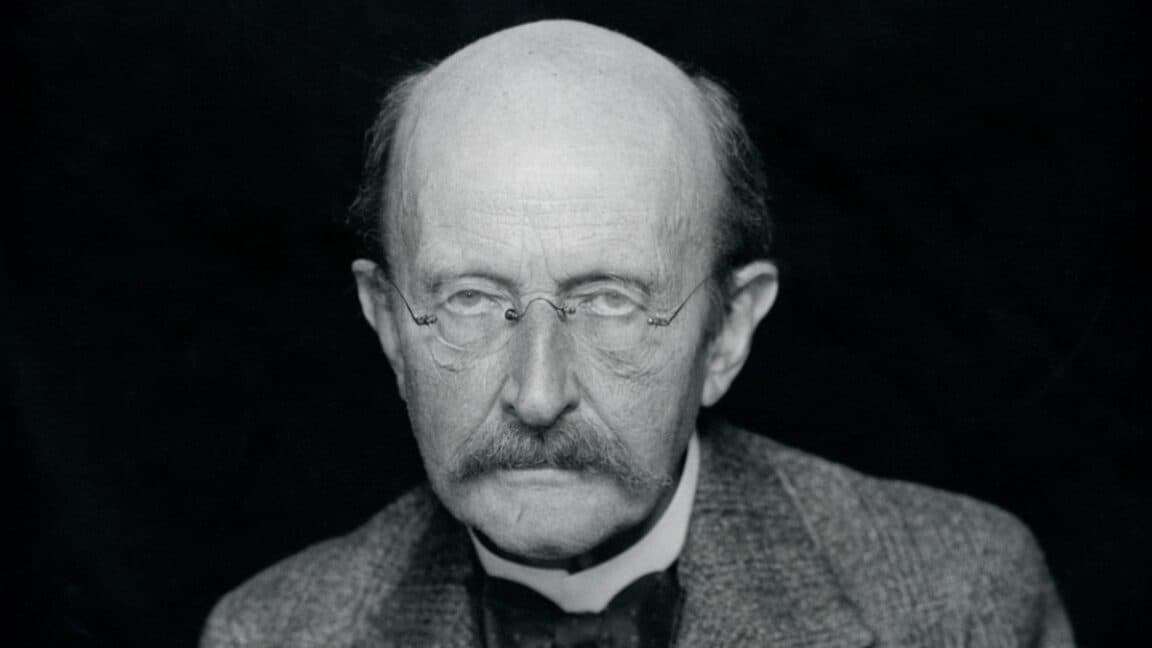 Why did this journal retract two 1940s papers by Max Planck?