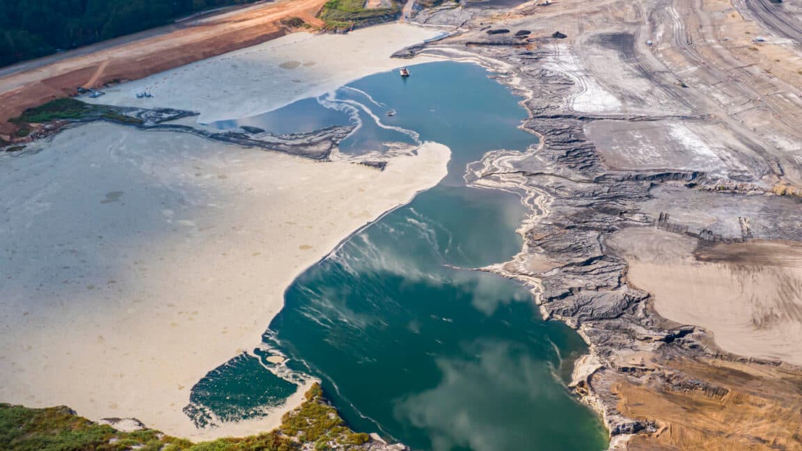 Environmentalists turn out in force to oppose Trump coal ash rollbacks