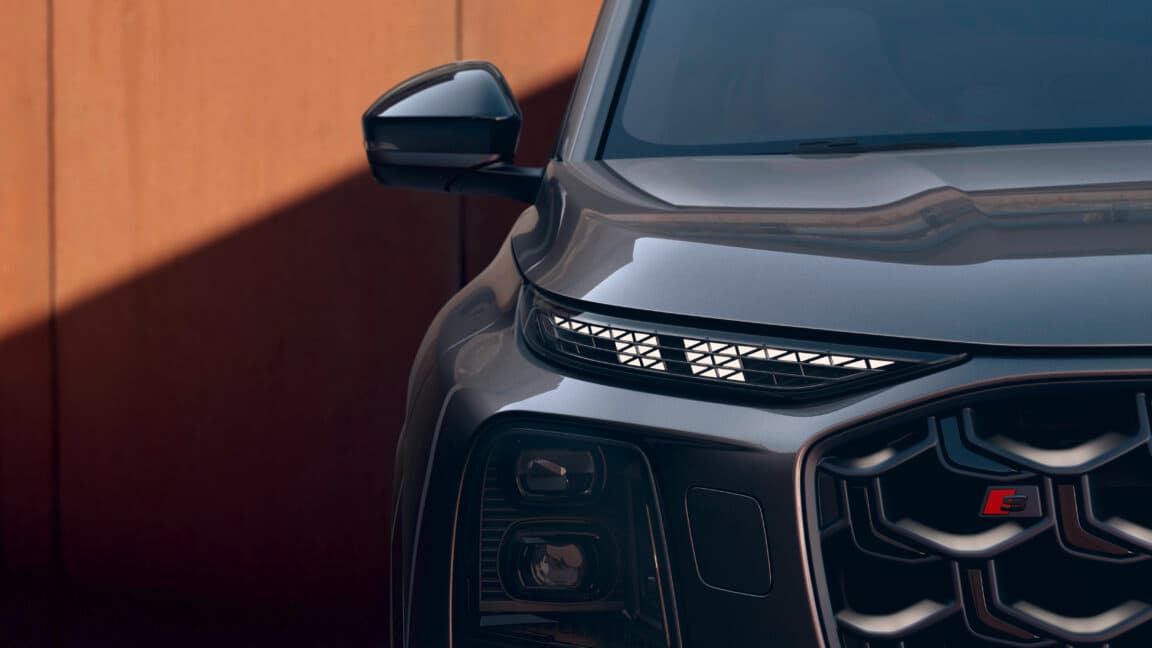 Here's Audi's next Q7 SUV and US-only SQ7, now with an RS V8