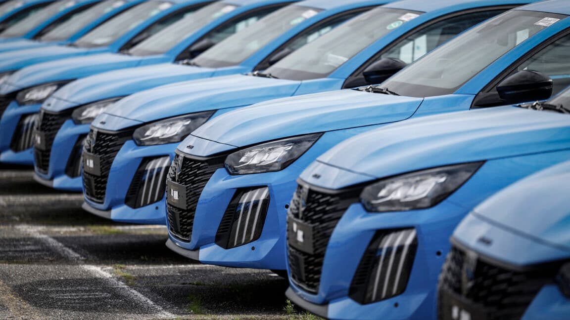 Microsoft and Stellantis want to use AI to help car owners