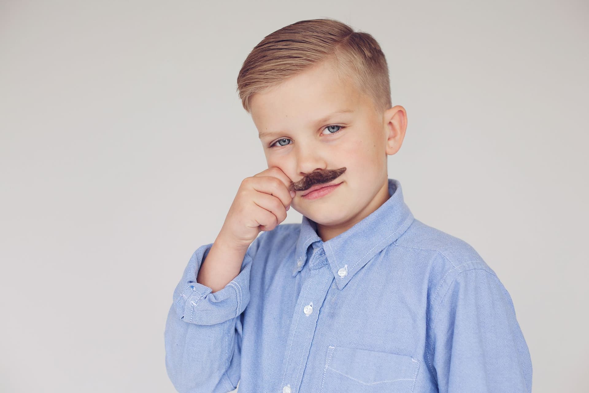 A Kid With a Fake Mustache Tricked an Online Age-Verification Tool