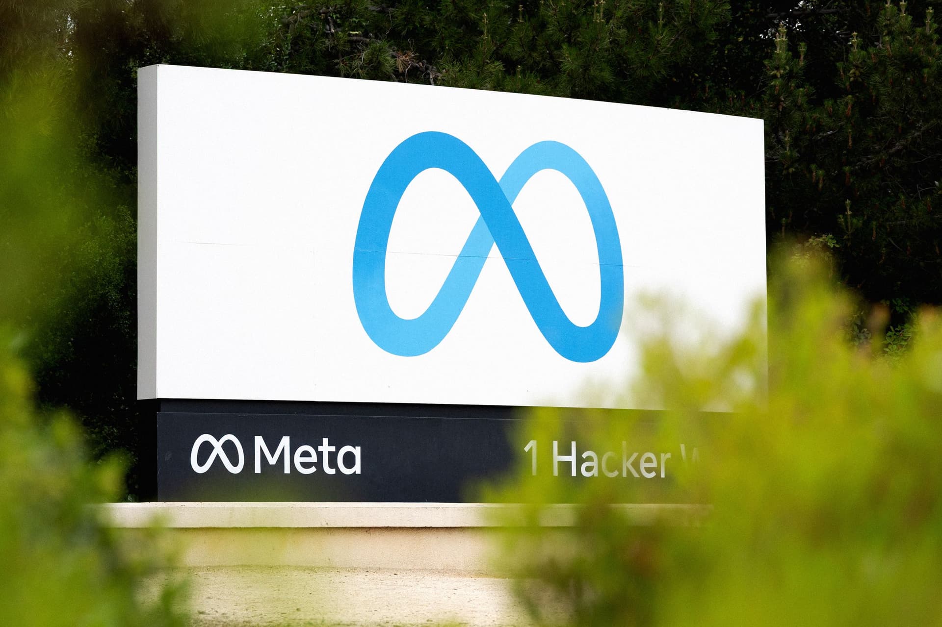 Meta Employees Are Scrambling to Use Up Benefits Ahead of Layoffs