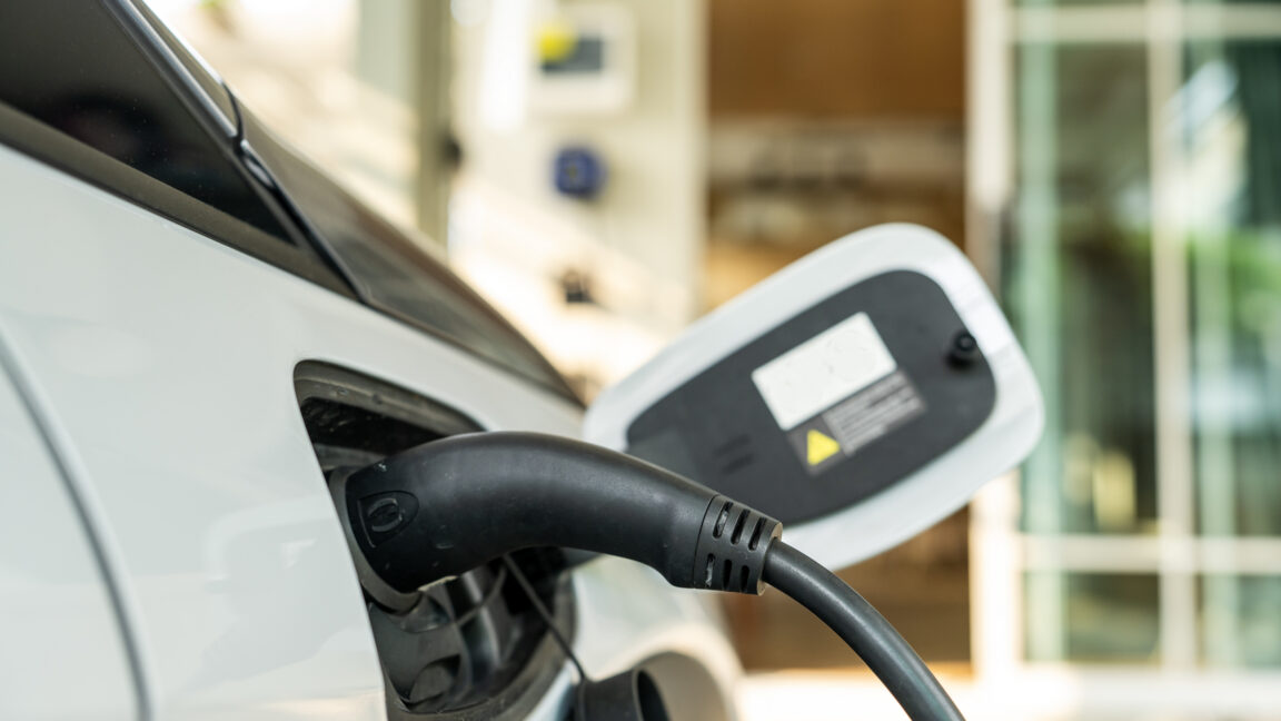 Doubling the voltage: What 800 V architecture really changes in EVs
