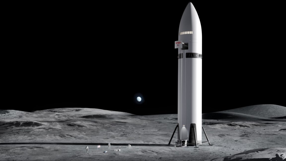 NASA and SpaceX disagree about manual controls for lunar lander
